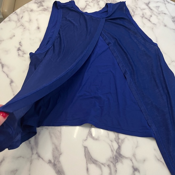 Lululemon split back royal blue top size medium -in great shape, barely worn - Picture 3 of 4